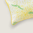 Charger l'image dans la visionneuse de la galerie, Housse de coussin en soie - Or Mimosa