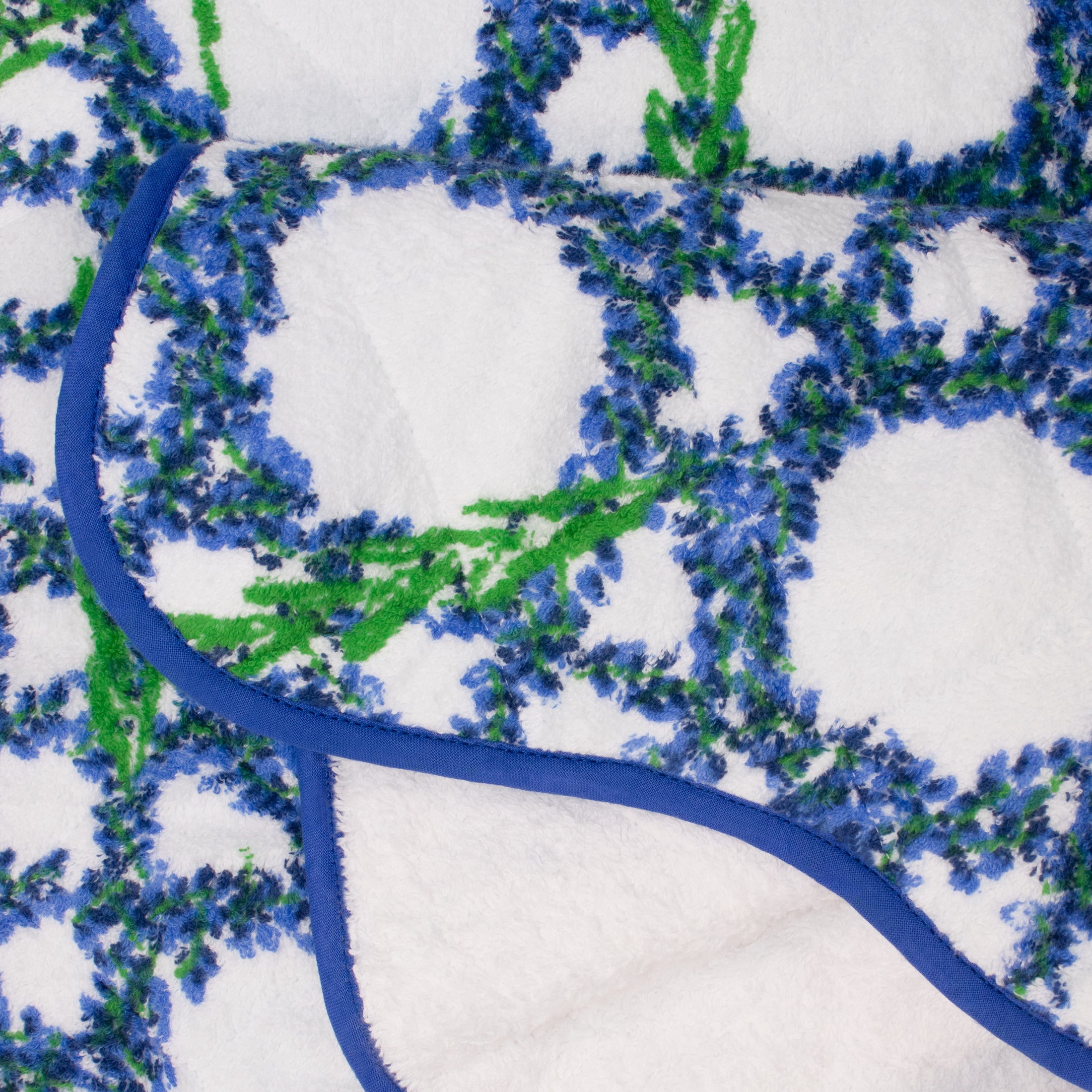 Paresse Paris lifestyle home flowers print blue Lavande Celeste lavander cotton terry towels bath bathroom wellness body beauty accessories gifting made in france parisian bath mat