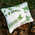 Charger l'image dans la visionneuse de la galerie, Paresse Paris lifestyle home flowers print green Foret Secrete cotton terry towels bath bathroom wellness body beauty accessories gifting made in france parisian pillow beach pool


