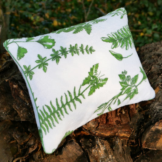 Paresse Paris lifestyle home flowers print green Foret Secrete cotton terry towels bath bathroom wellness body beauty accessories gifting made in france parisian pillow beach pool
